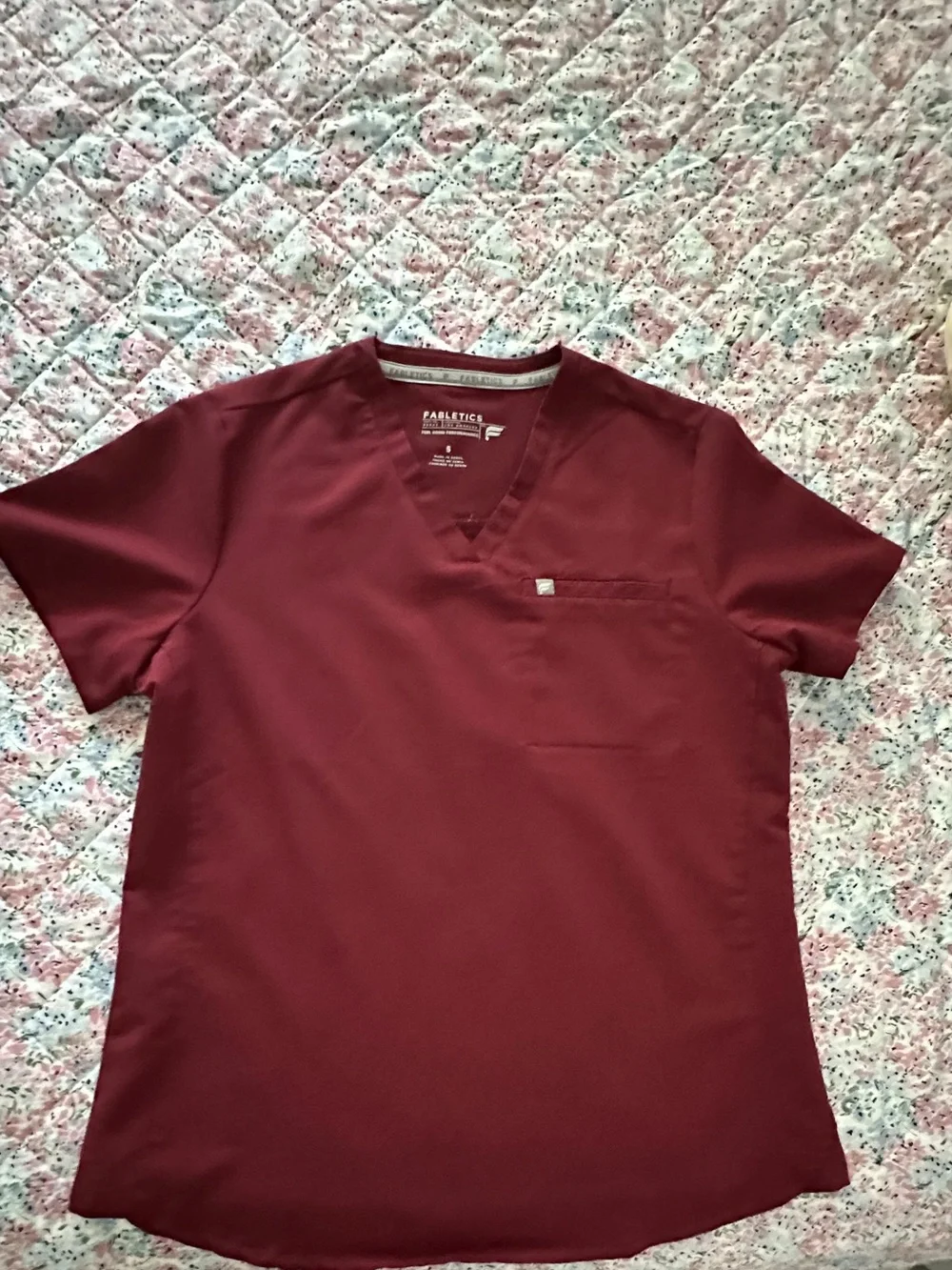Fabletics Maroon Scrub Set - Picture 4 of 6